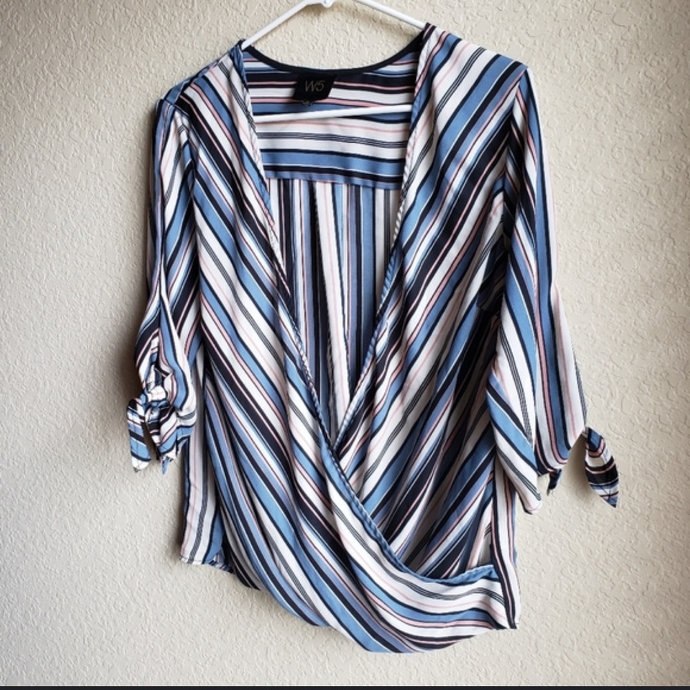 W5 Anthropologie Wrap Front Striped Top Sz M
$22$89 | Size: Large